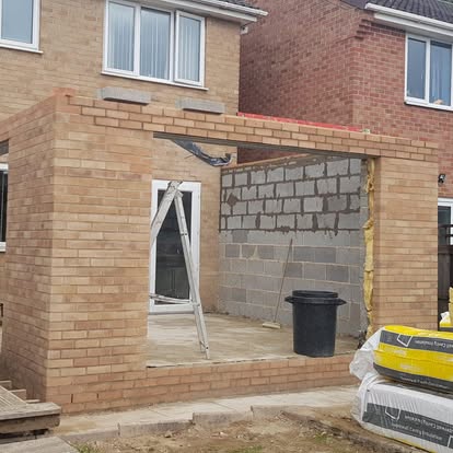 Single-storey extension blockwork with open aperture