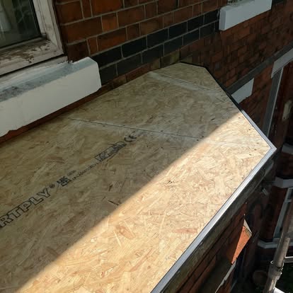 SMARTPLY OSB board being laid on Victorian bay window roof