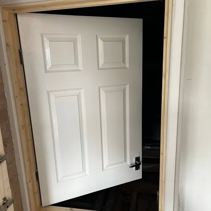 Built-in white shaker wardrobe full wall fitted