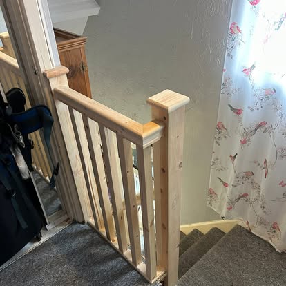 New pine landing balustrade with square spindles